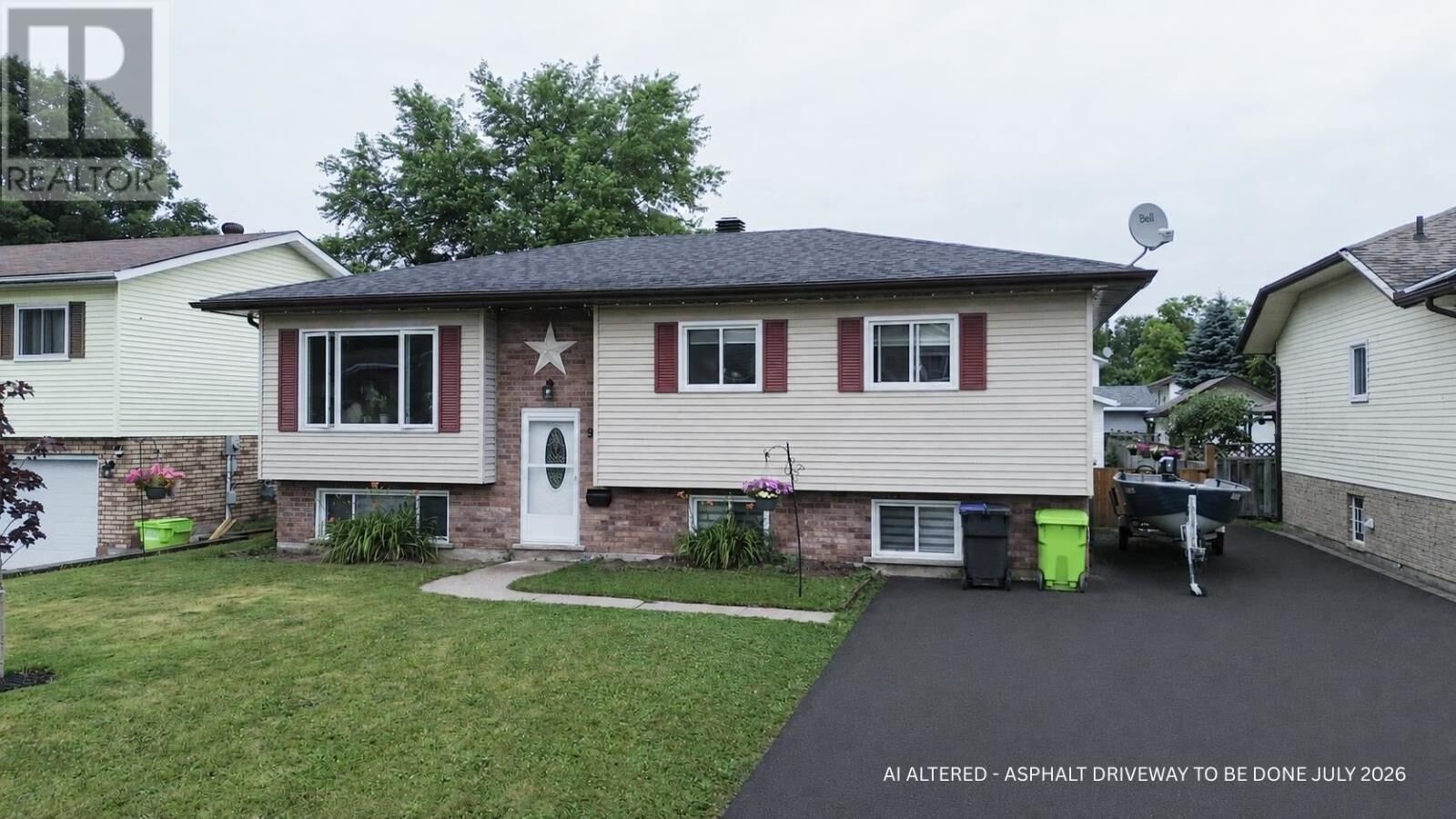 Property Photo: 9 Taskar Dr ON P6A 6N5
