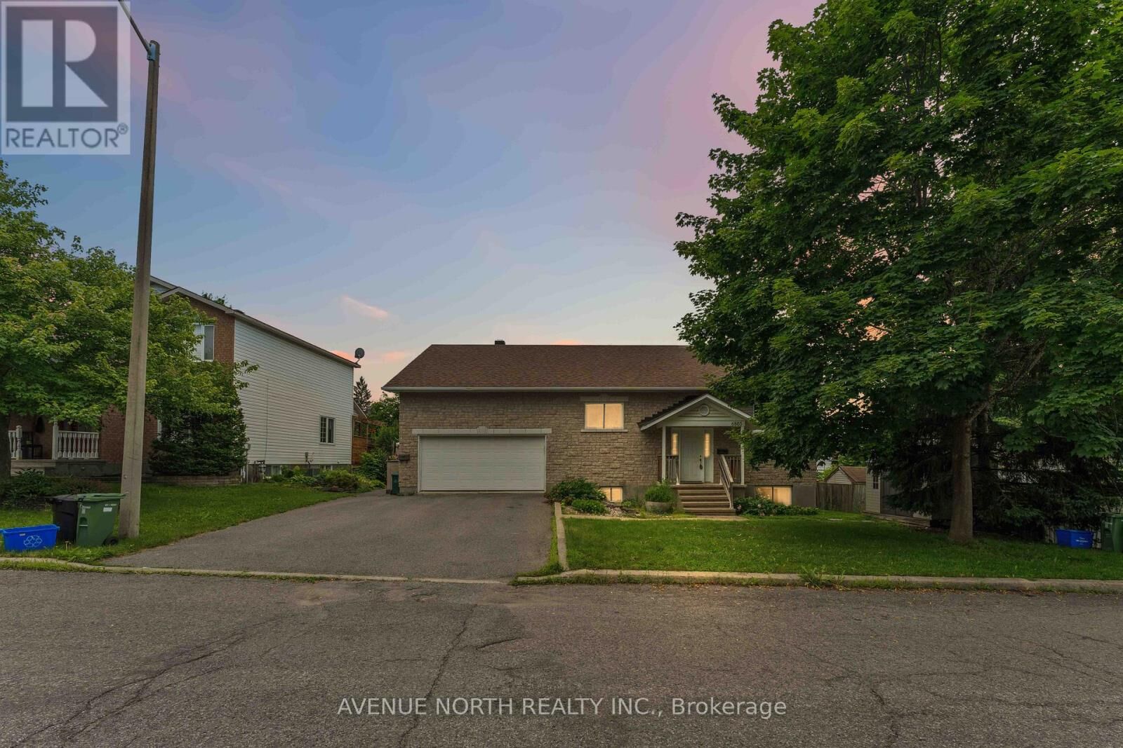 Property Photo:  6803 Barsona Place  ON K1C 1J2 