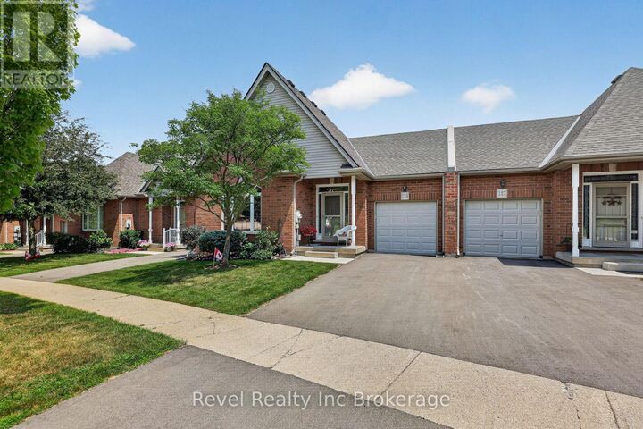 Property Photo: 125 Ferguson Drive ON N4V 1H4