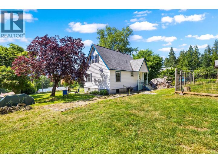 Photo de la propriété:  1618 Russel Avenue  BC V0B 2B0 