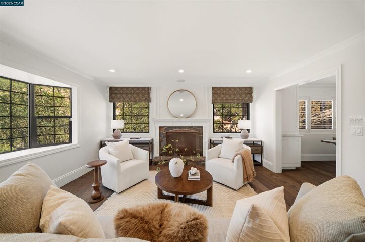 Property Photo:  330 Twin Peaks Ln  CA 94507 