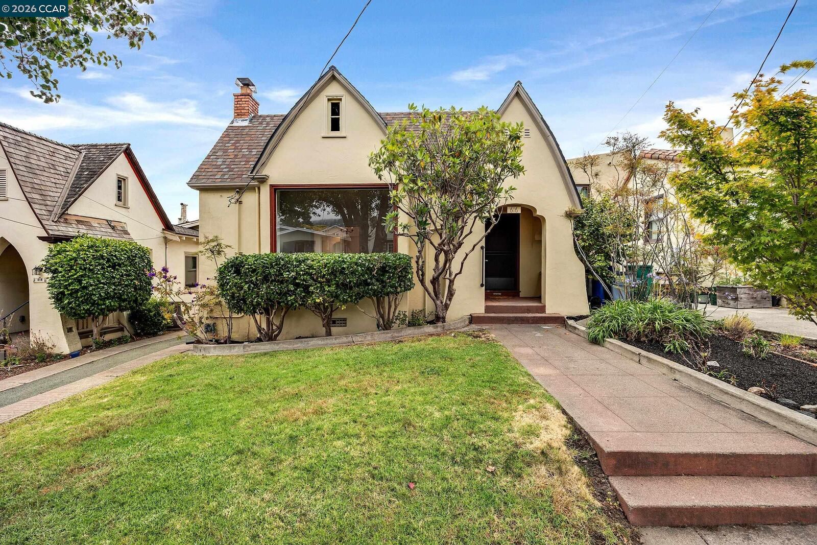 Property Photo: 616 Curtis St CA 94706