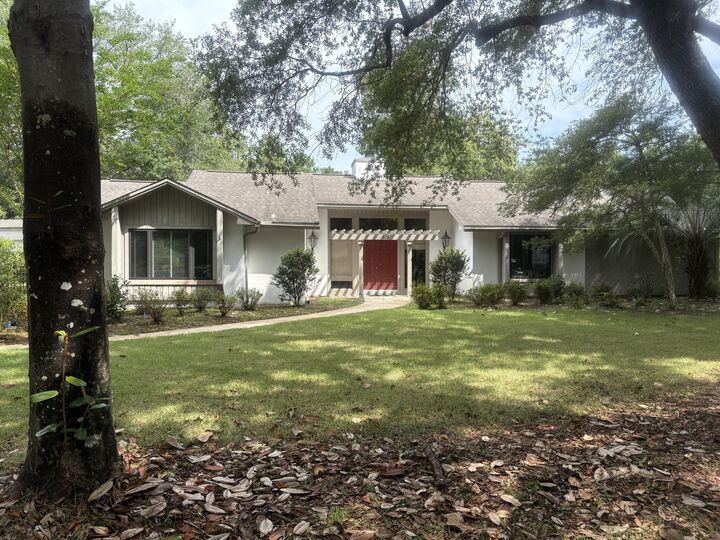 Property Photo: 103 E Capri Cove FL 32578