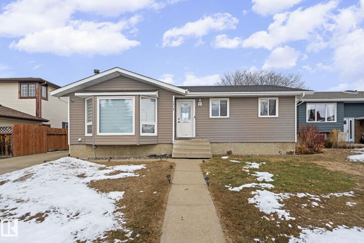 5418 17A Avenue NW — photo 1