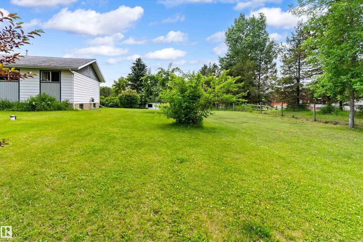 Property Photo: 52432 Rge Road 20 3 AB T7Y 2G7