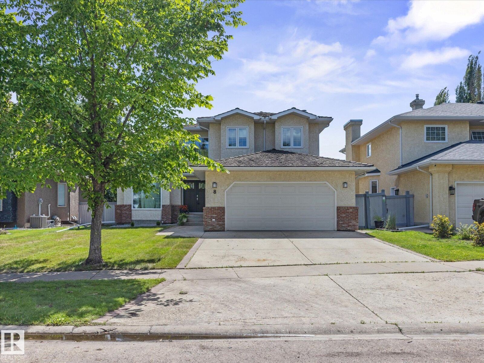 Property Photo:  8 Leonard Drive  AB T8N 5S7 