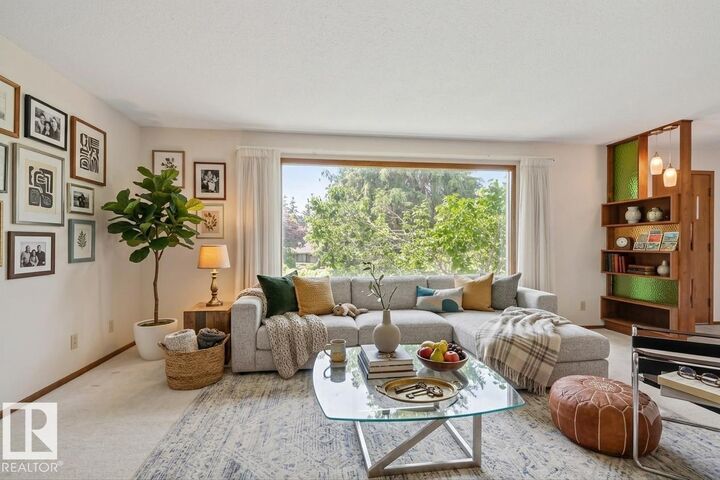Property Photo:  10904 40A Avenue NW  AB T6J 0S9 