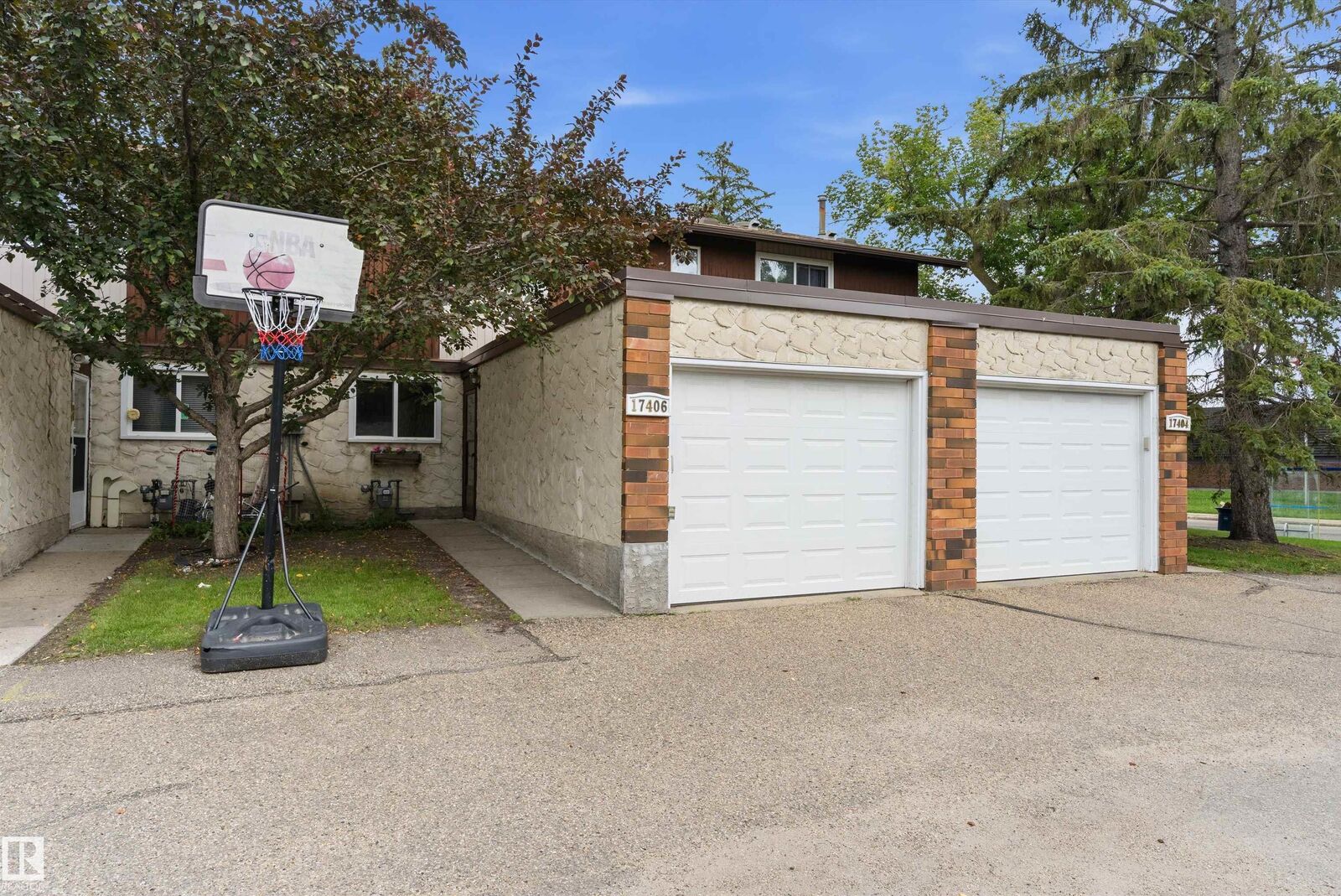 Property Photo: 17406 76 Avenue NW AB T5T 0H8