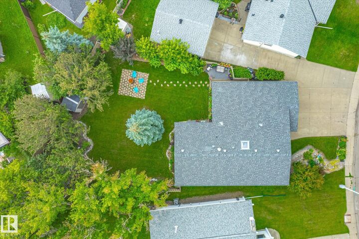 Property Photo:  10339 36A Avenue NW  AB T6J 2H5 