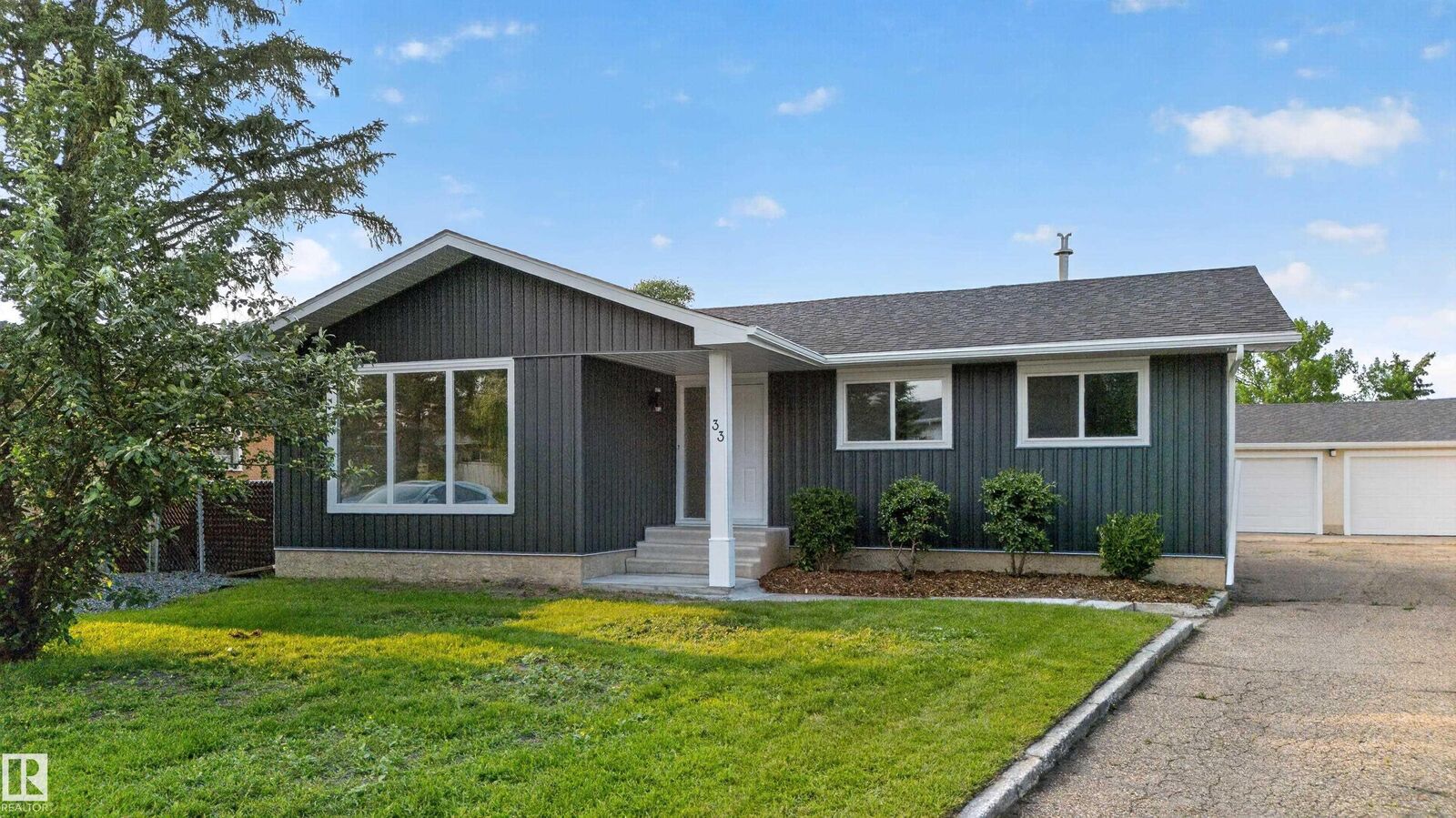 Property Photo: 33 Brookside Avenue AB T7X 1B6