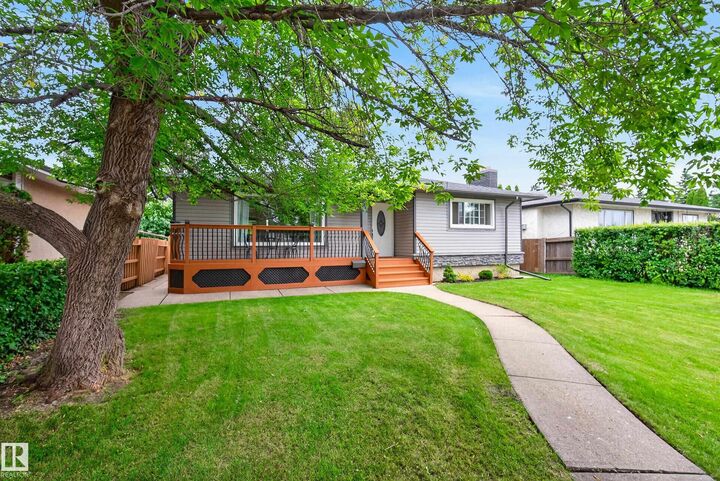 Property Photo: 6216 93 Avenue NW AB T6B 0W5