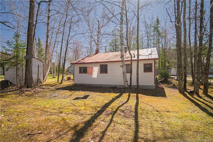 9 Curtis Lane — photo 1