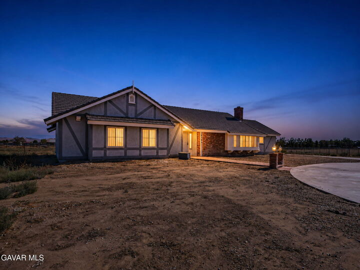 Property Photo:  6789 W Avenue A  CA 93560 