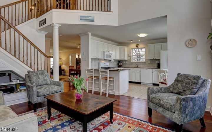 Property Photo:  18 Knox Ct Ondo  NJ 07920 