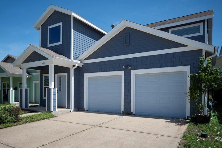 Property Photo:  4210 Darter Street  TX 77009 