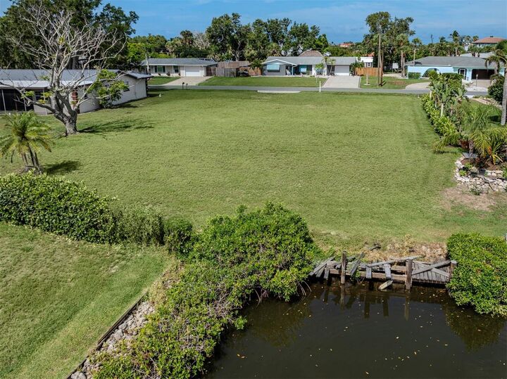 Property Photo: 458 N Shore Drive FL 34229