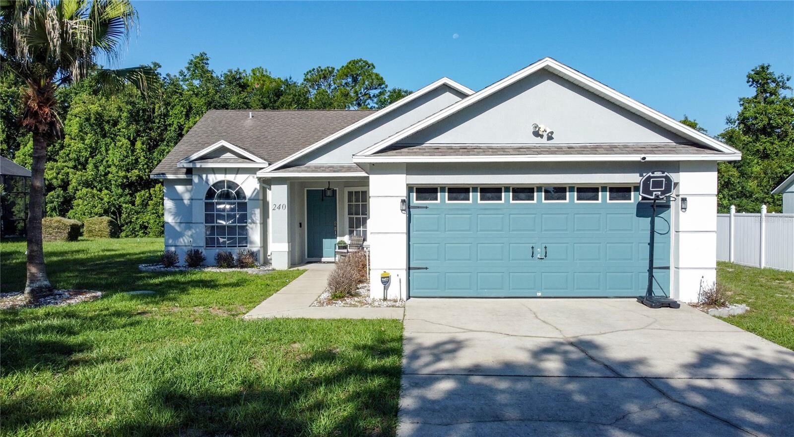 Property Photo: 240 Sunrise Rd FL 33837