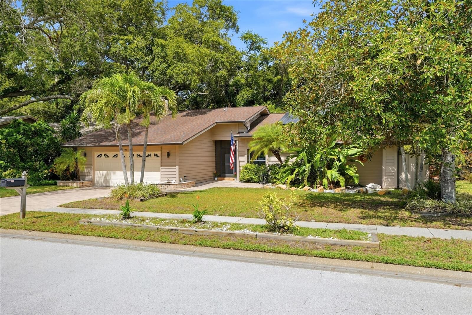 Property Photo: 4733 Lake Valencia Boulevard W FL 34684