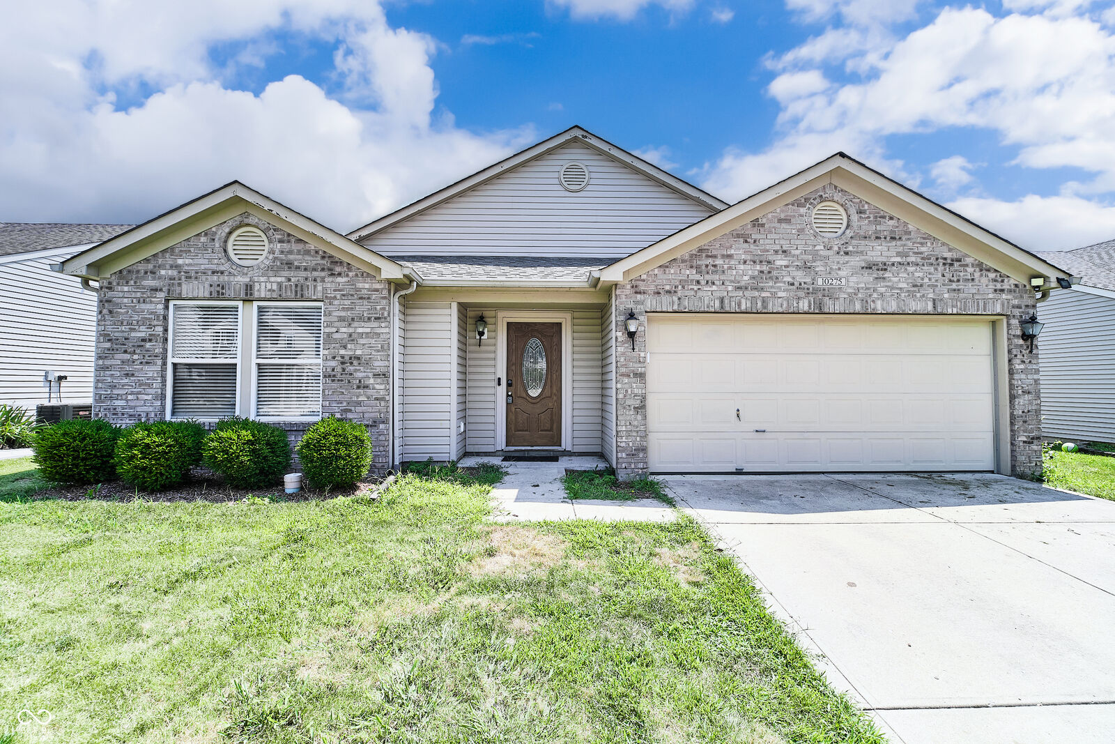 Property Photo: 10275 Lothbury Circle IN 46037