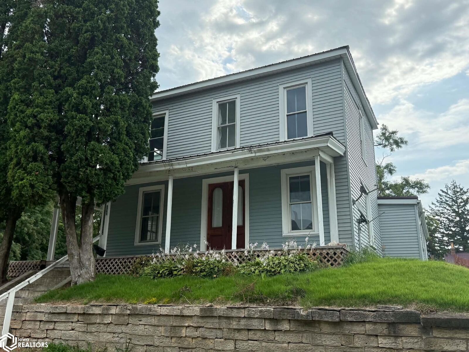 Property Photo:  832 N 5th Street  IA 52601 
