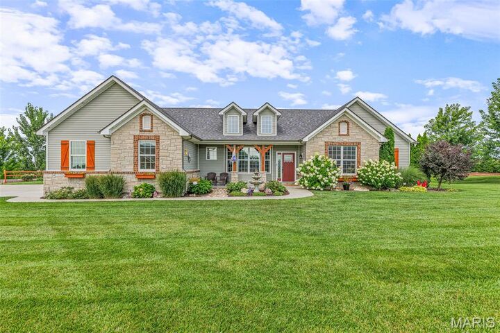 Property Photo: 3112 Stonebridge Place MO 63028