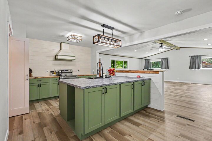 Property Photo: 965 Victor Avenue MI 49445
