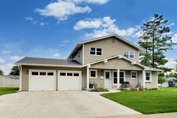 Property Photo: 1067 Carpenter Court IL 60007