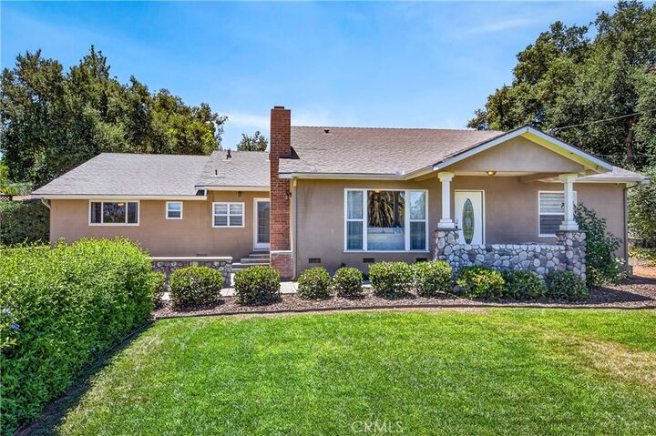 Property Photo:  21 W Hilton Avenue  CA 92373 