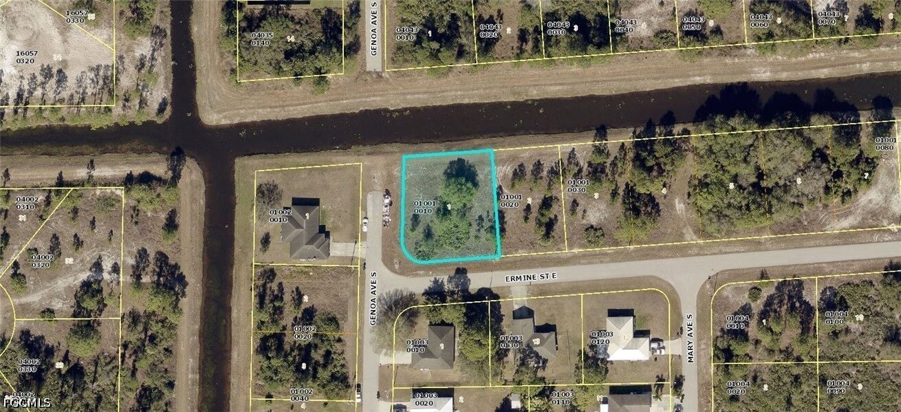 Property Photo: 1109 Ermine Street E FL 33974