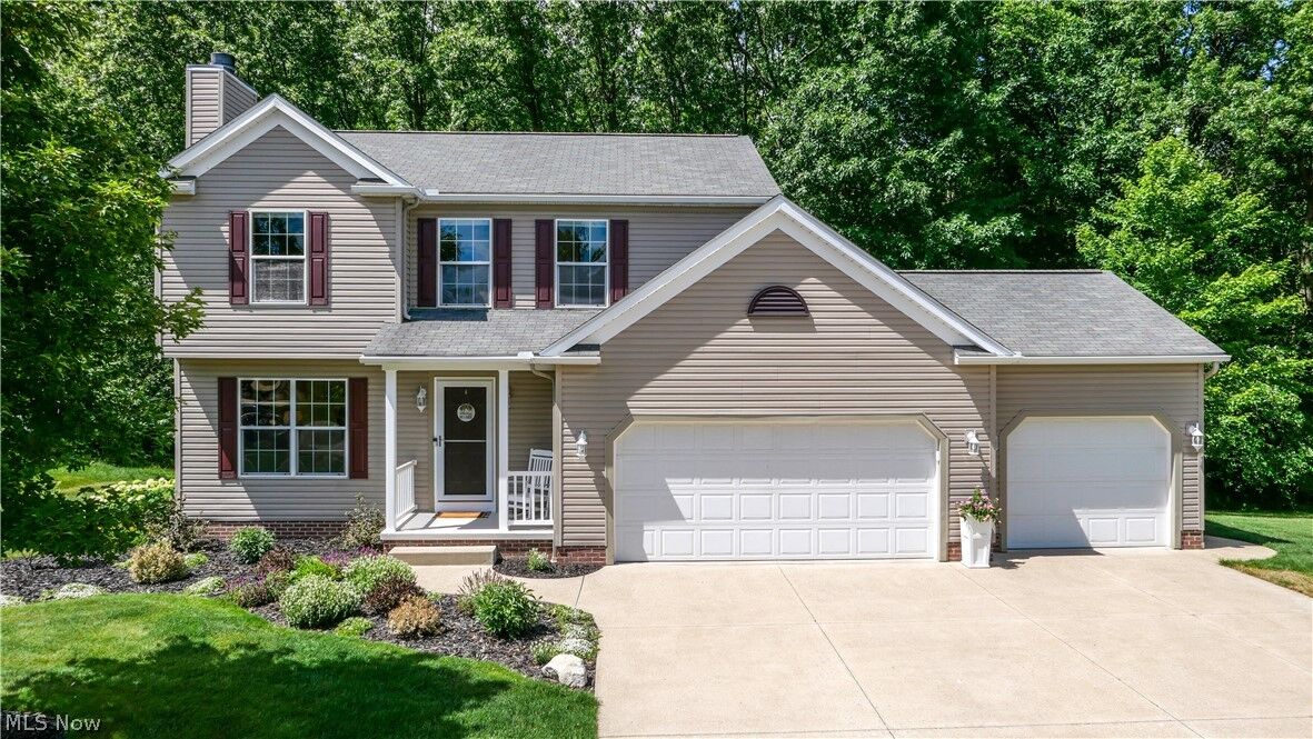 Property Photo: 4021 Timber Run OH 44266