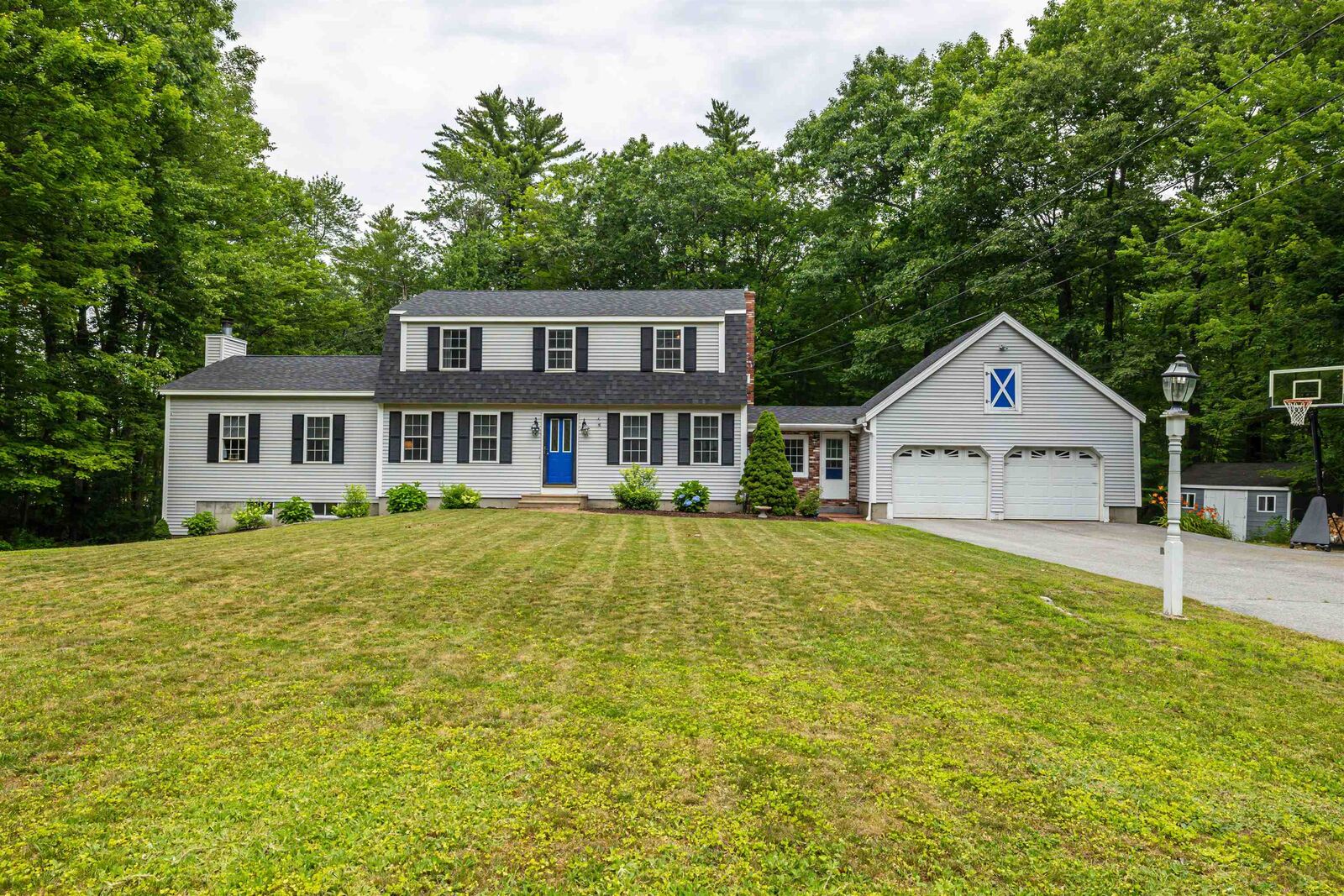 Property Photo:  39 Lantern Lane  NH 03106 