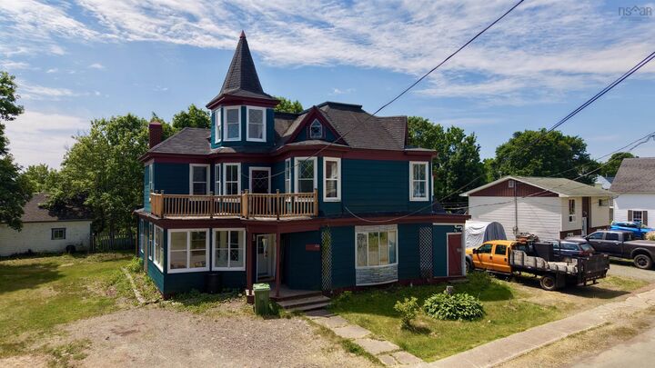 122 Queen Street — photo 1