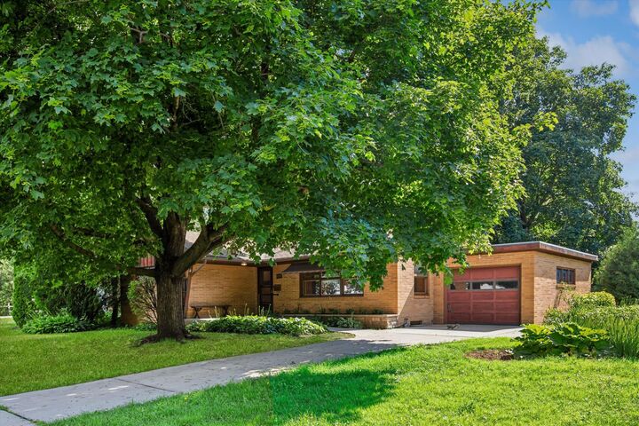 Property Photo:  619 Nevada Street  MN 55057 