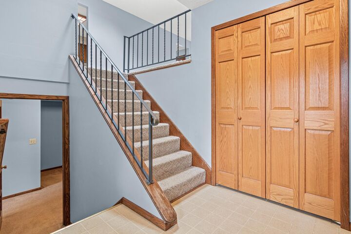 Property Photo:  5915 Hidden Oaks Circle SE  MN 55372 