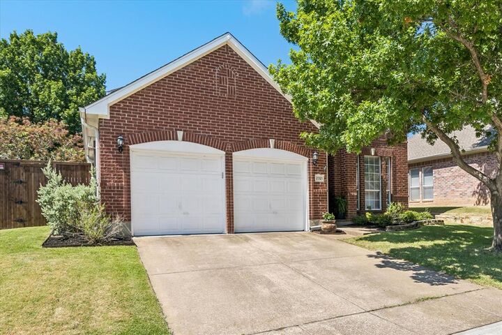 Property Photo:  2321 Gatwick Court  TX 75028 