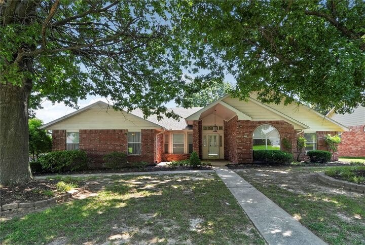 Property Photo:  1701 Carrie Place  AR 72762 