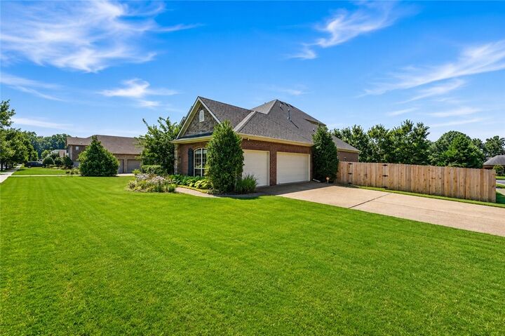 Property Photo: 5603 Sombreado Road AR 72703