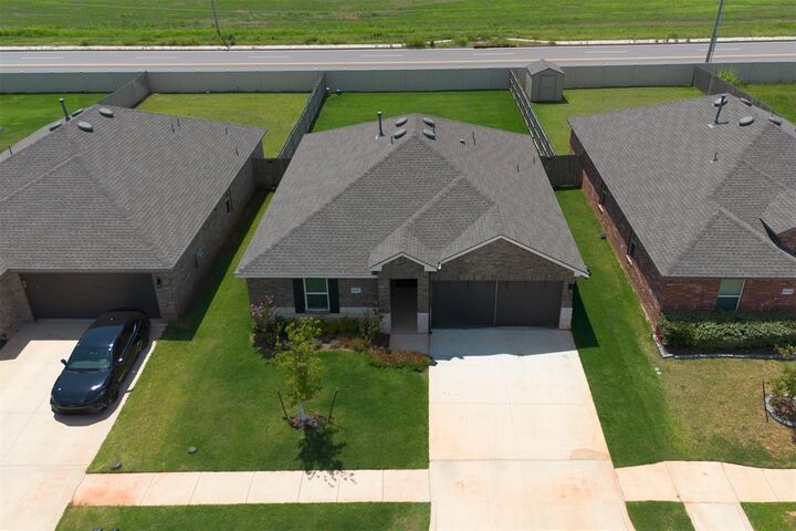 Property Photo:  4117 Sara Park Drive  OK 73064 