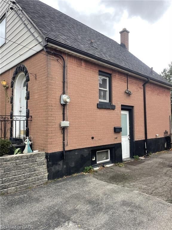 Property Photo: 83 East 41st Street ON L8T 2Z5