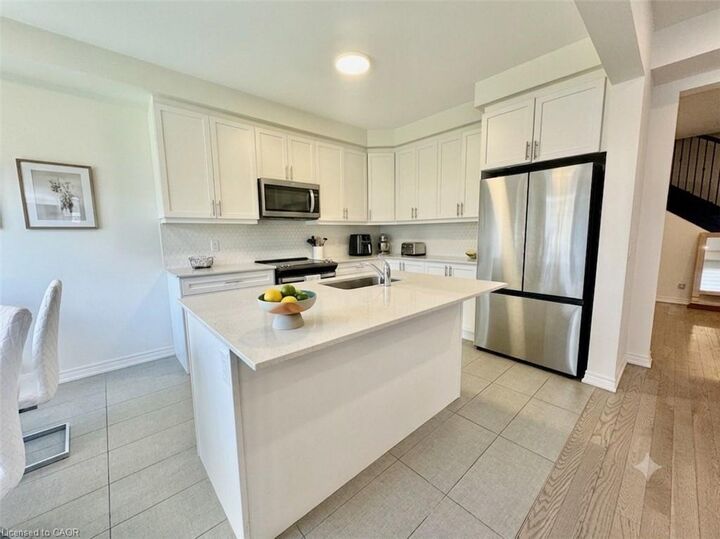 Property Photo:  39 Georgina Street  ON N2R 0S6 