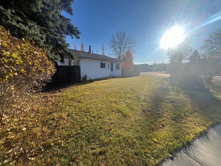 Property Photo: 5507 Wagoner Crescent AB T7S 1A8