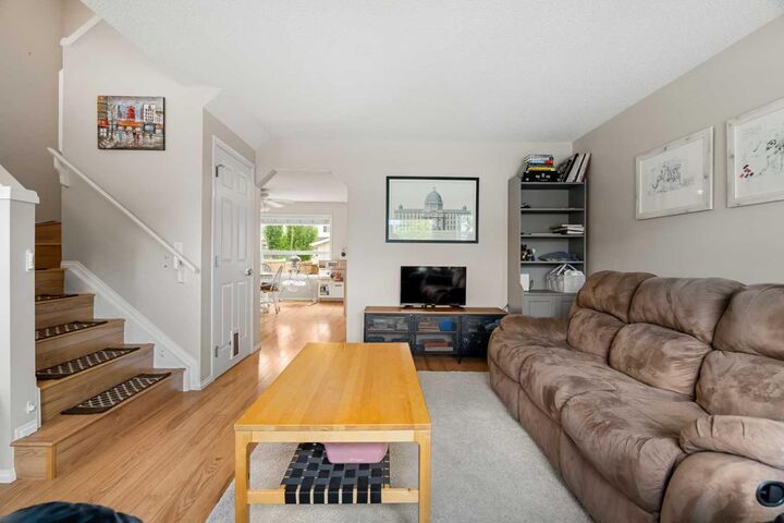Property Photo:  172 Citadel Bluff Close NW  AB T3G 5E3 
