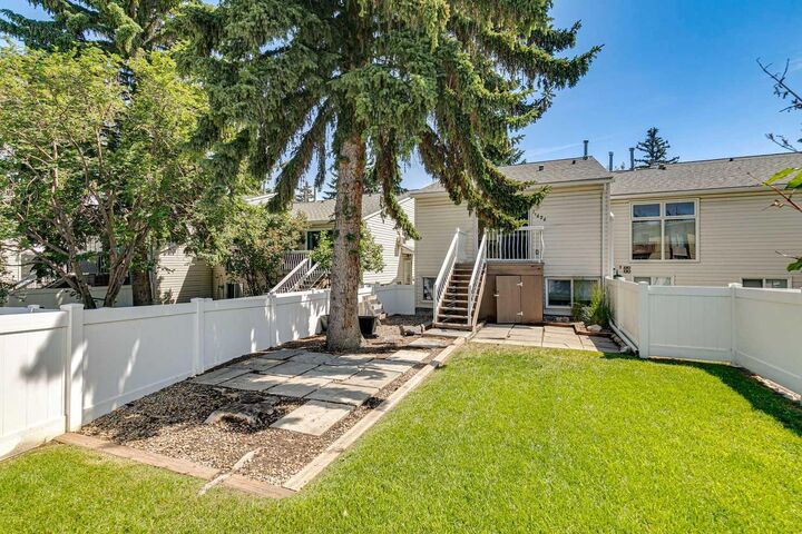 Property Photo:  11424 8 Street SW  AB T2W 4J5 