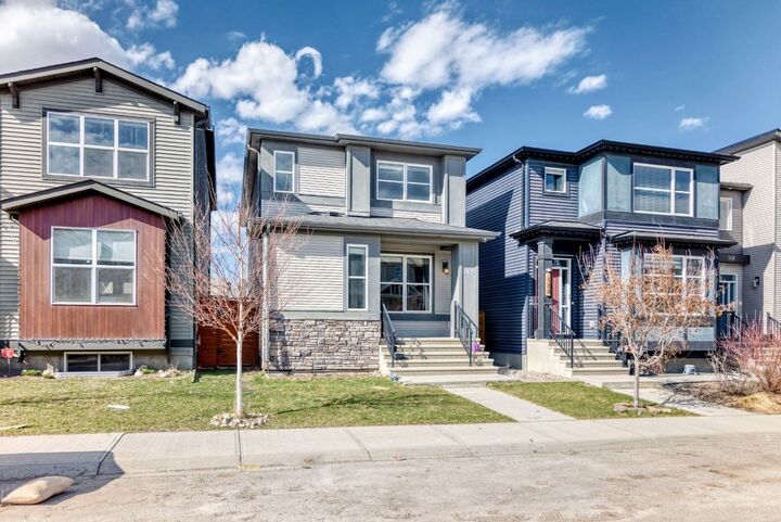 Property Photo:  140 Howse Avenue NE  AB T3P 0W1 