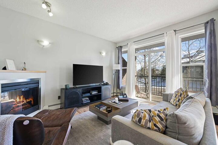 Property Photo:  211 Aspen Stone Boulevard SW 2205  AB T3H 0K1 