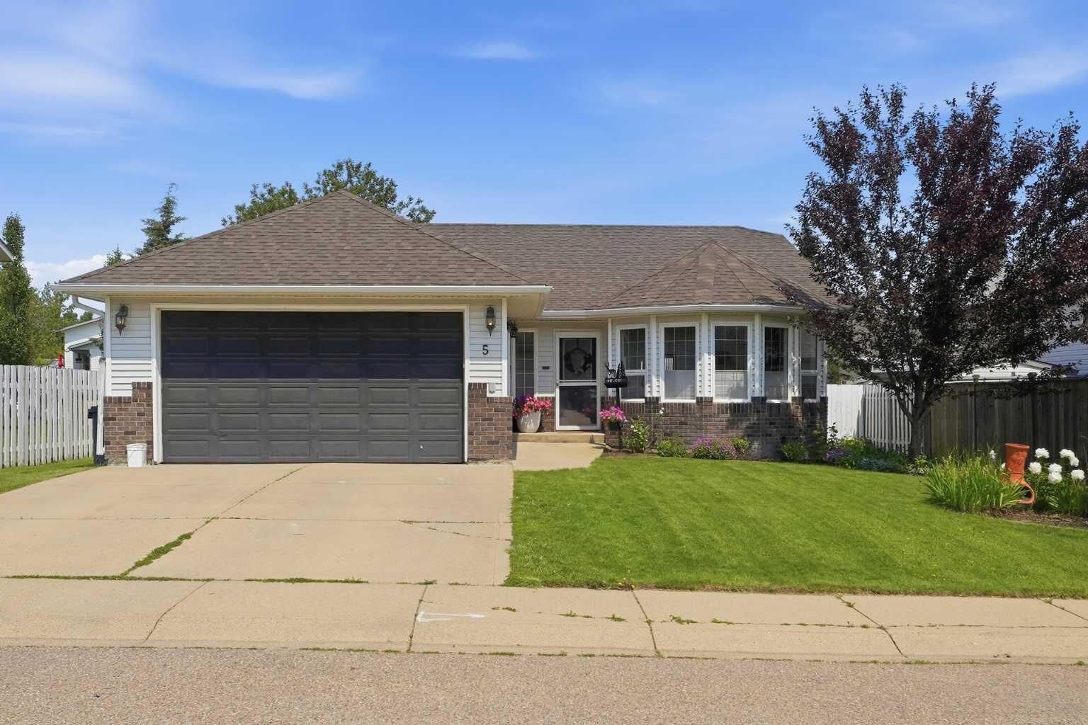 Property Photo:  5 Westwood Crescent  AB T4S 1P6 