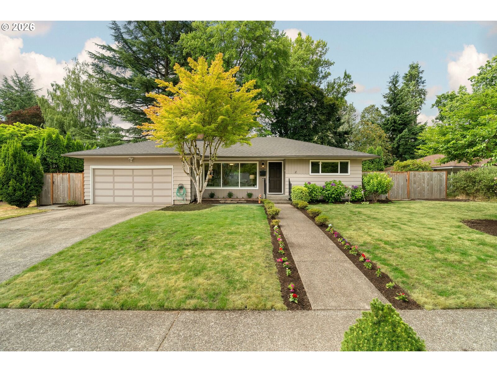 Property Photo: 11990 SW Bowmont St OR 97225