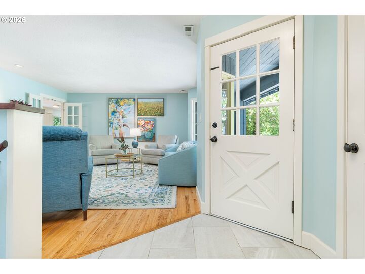 Property Photo: 17375 Alpine Way OR 97034