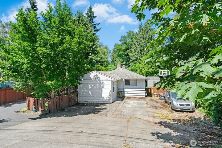 Property Photo: 7218 NE 155th Street WA 98028