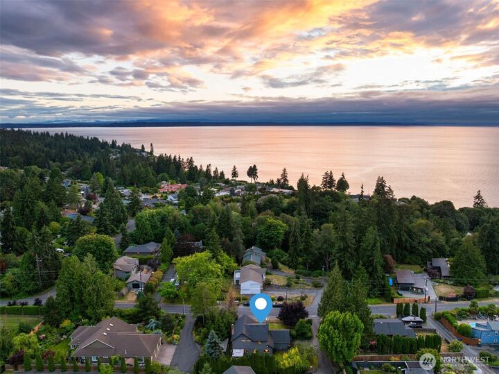 Property Photo:  17021  76th Avenue W  WA 98026 